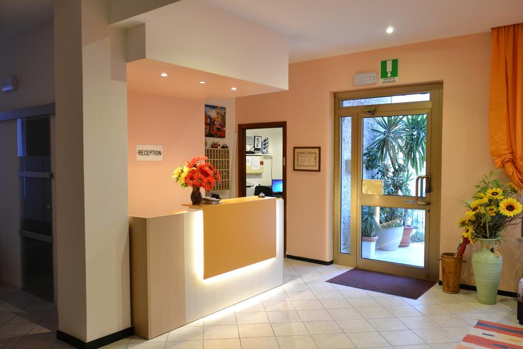 Hotel Geppi Pietra Ligure Extérieur photo