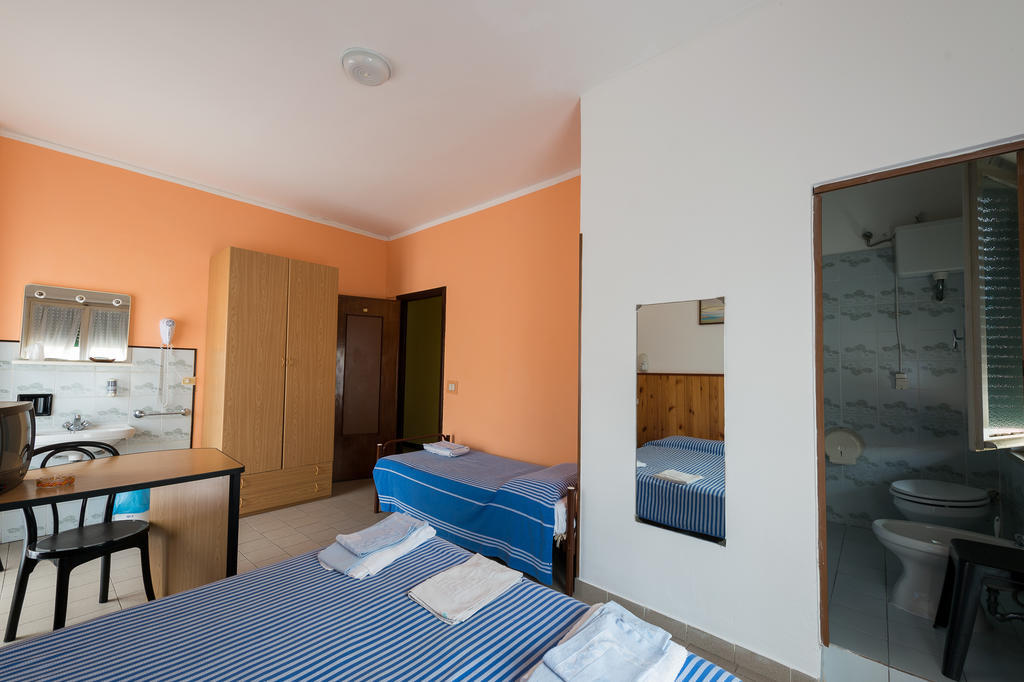 Hotel Geppi Pietra Ligure Chambre photo