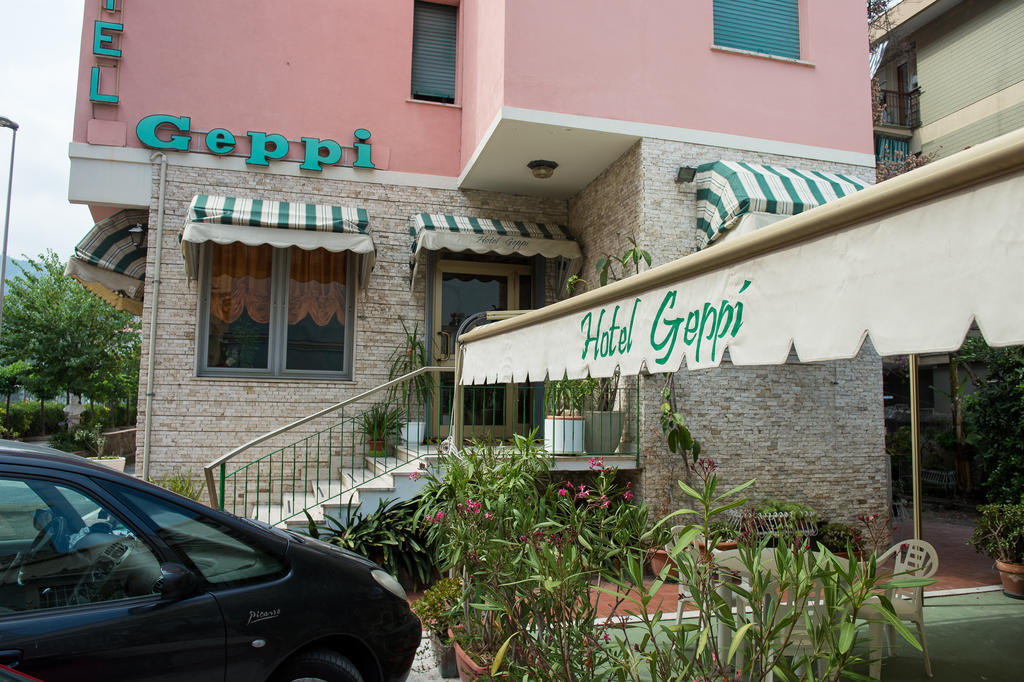 Hotel Geppi Pietra Ligure Extérieur photo