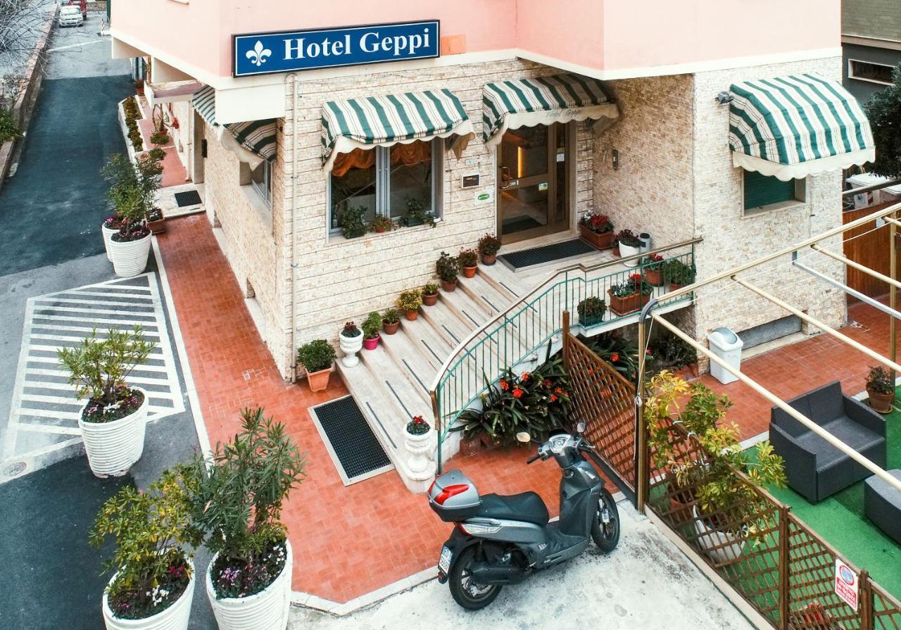 Hotel Geppi Pietra Ligure Extérieur photo